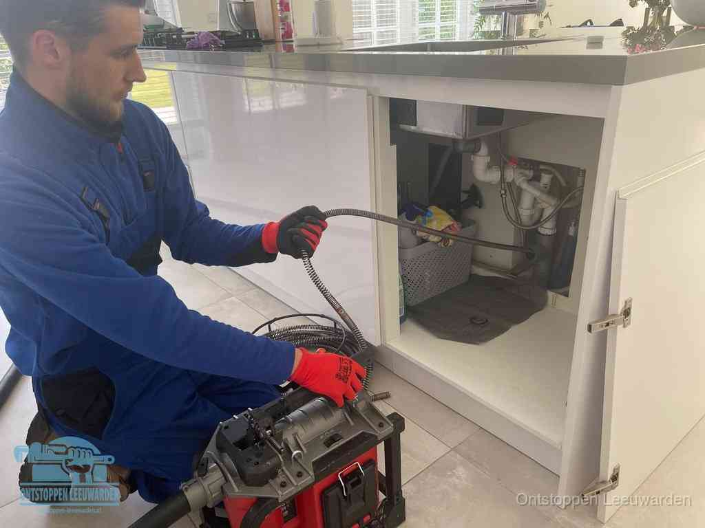 Riool ontstoppen ontstoppingsveer in Leeuwarden